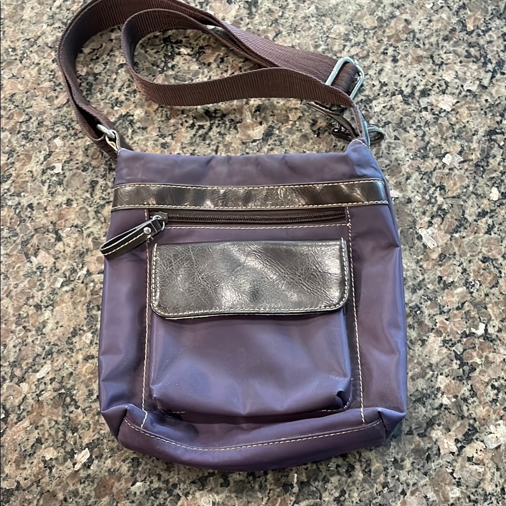 Simple and stylish cross body bag